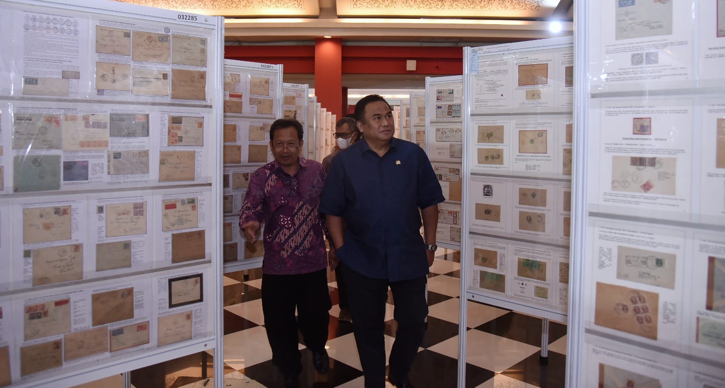 Wakil Ketua DPR RI Rachmat Gobel pada acara World Stamp Championship and Exhibition Indonesia 2022, Senin (8/8).