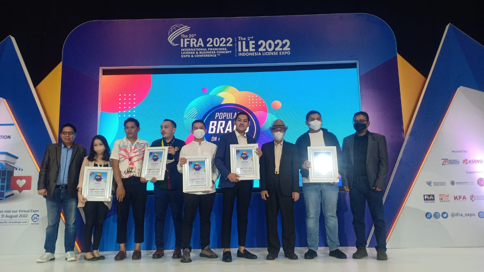 Penghargaan Popular Brand on TikTok yang digelar Majalahfranchise.com