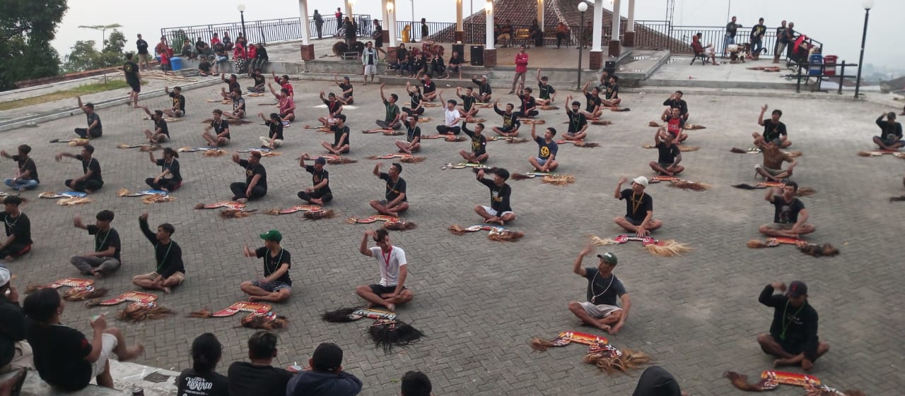 Ribuan Seniman Tampil di CFD Simpang Lima Semarang 
