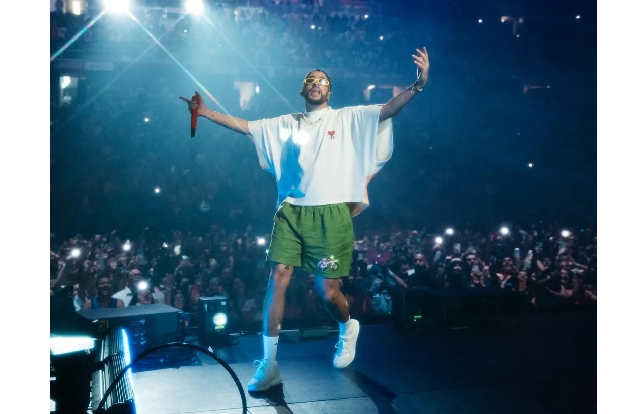 Bintang Hip-hop Bad Bunny Ukir Sejarah di VMA