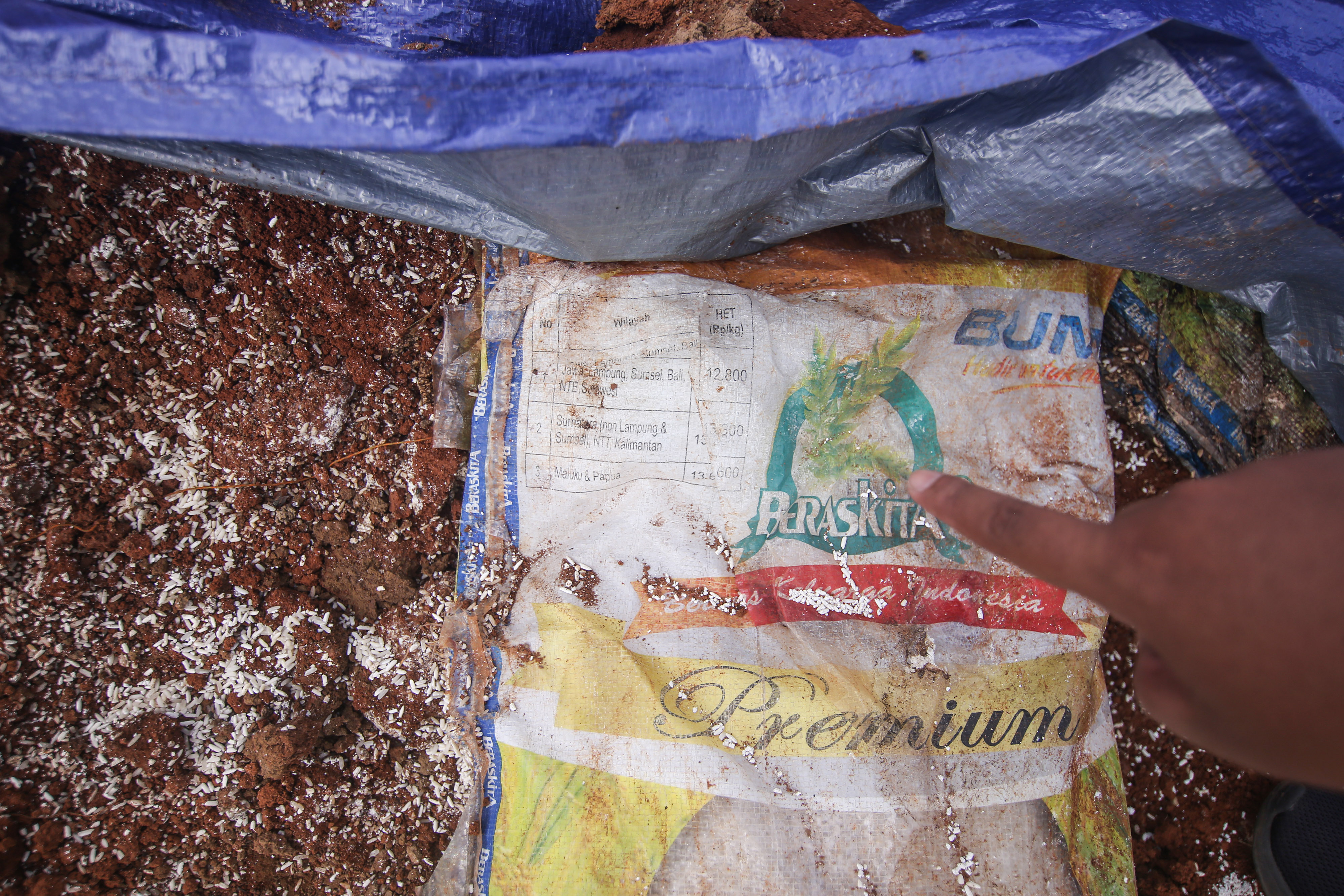 Bantuan presiden yang dikubur di Depok