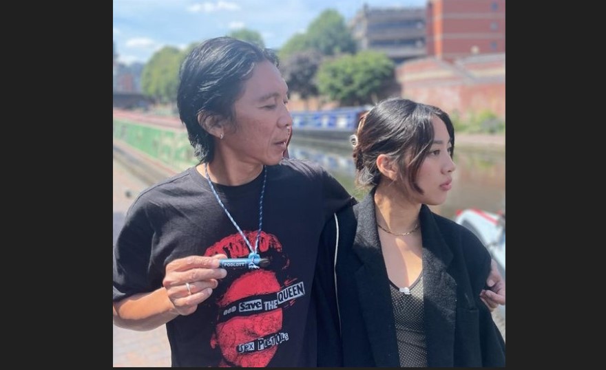 Bimbim (kiri) dan putrinya Mezzaluna