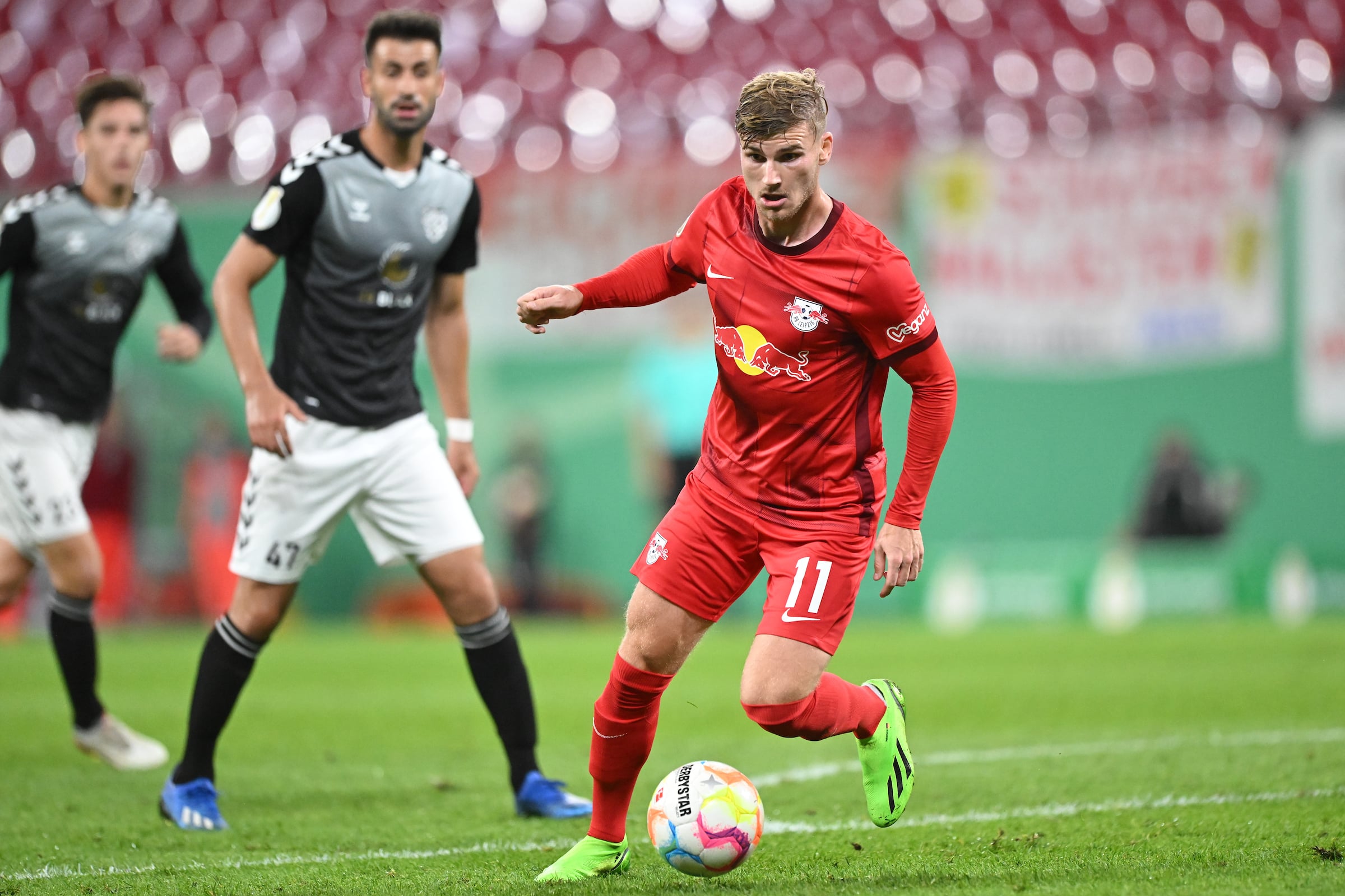 Penyerang RB Leipzig Timo Werner dalam laga DFB Pokal melawan Teutonia Ottensen