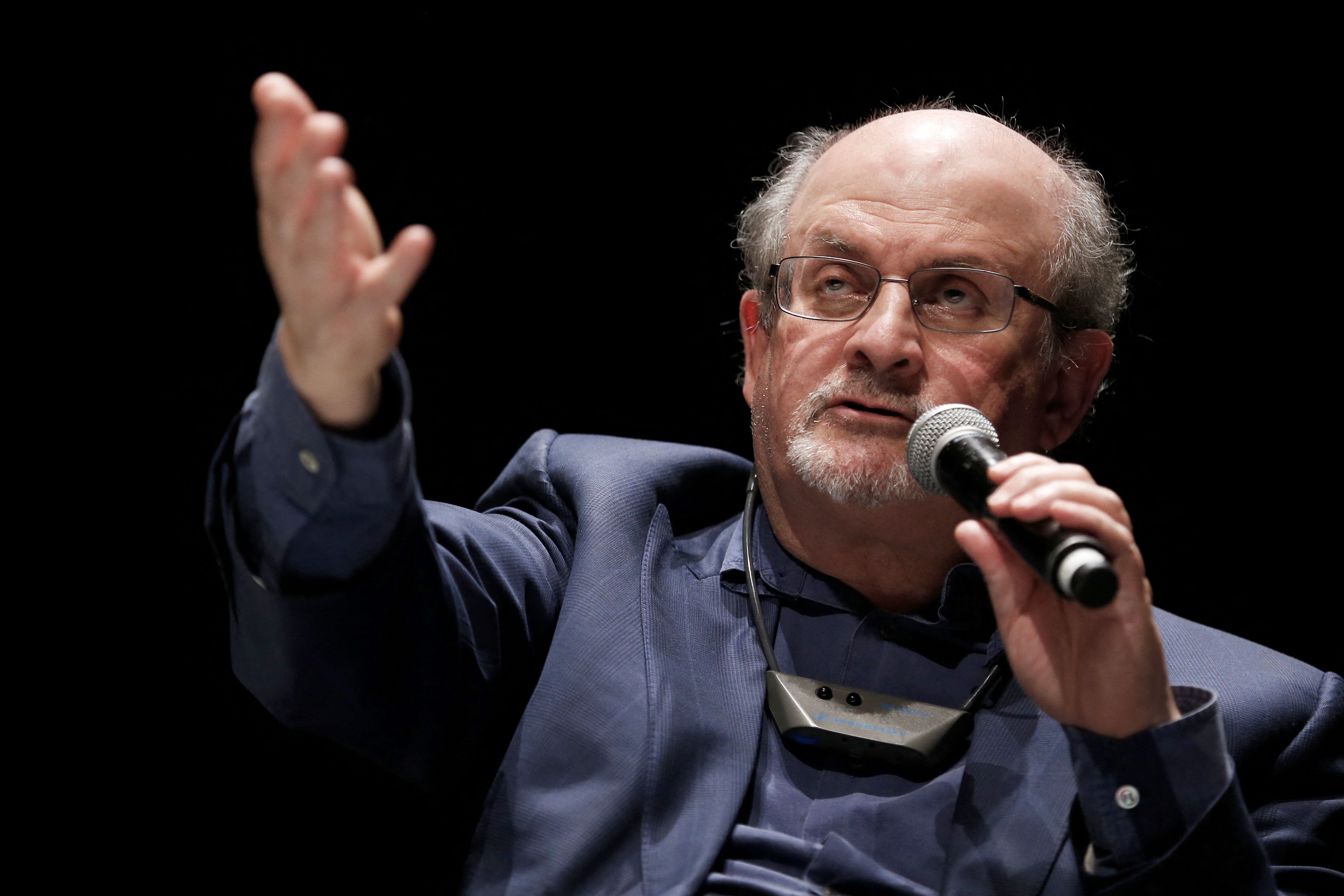 Penulis Inggris Salman Rushdie