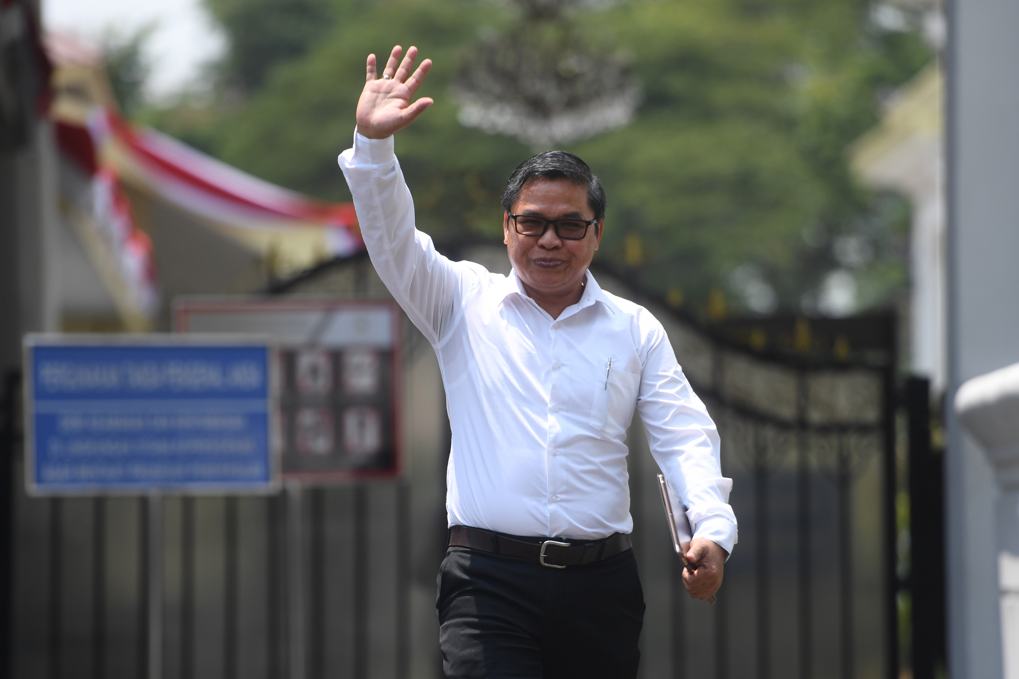 Wakil Menteri LHK, Alue Dohong 