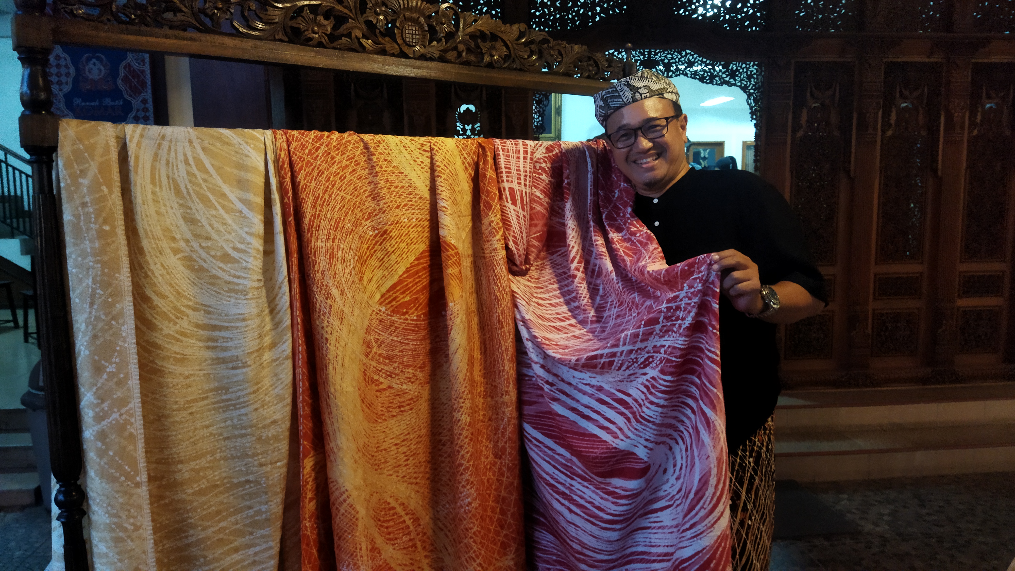 Batik Komar Kenalkan Kreasi Membatik dengan Pendulum