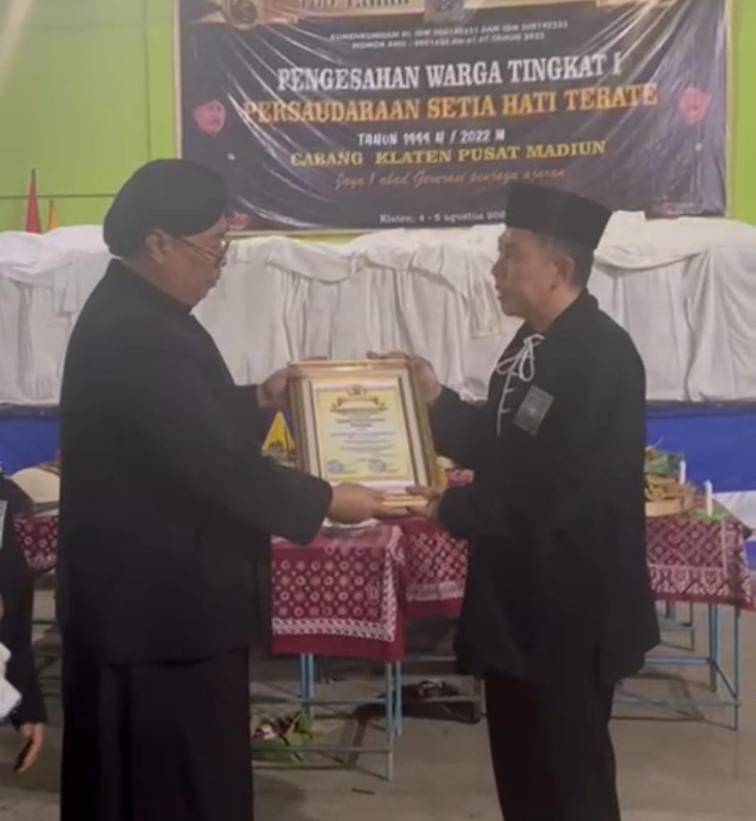 Henry Indraguna didaulat sebagai Warga Kehormatan Persaudaraan Setia Hati Terate (PSHT). 