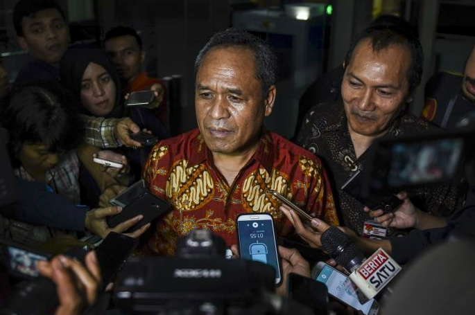 Anggota DPR Benny K Harman (tengah).