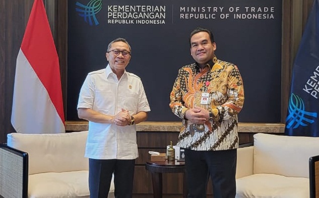 Menteri Perdagangan Zulkifli Hasan (kiri) dan Bupati Blora H Arief Rohman (kanan).