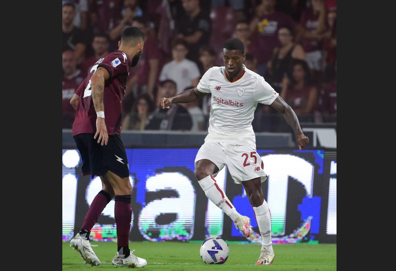 Georginio Wijnaldum (kanan)