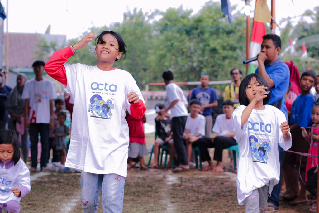 Octa Investama Berjangka turut memeriahkan HUT ke-77 RI. Kemeriahan tersebut berlangsung di Desa Sukmajaya, Tajur Halang, Bogor.