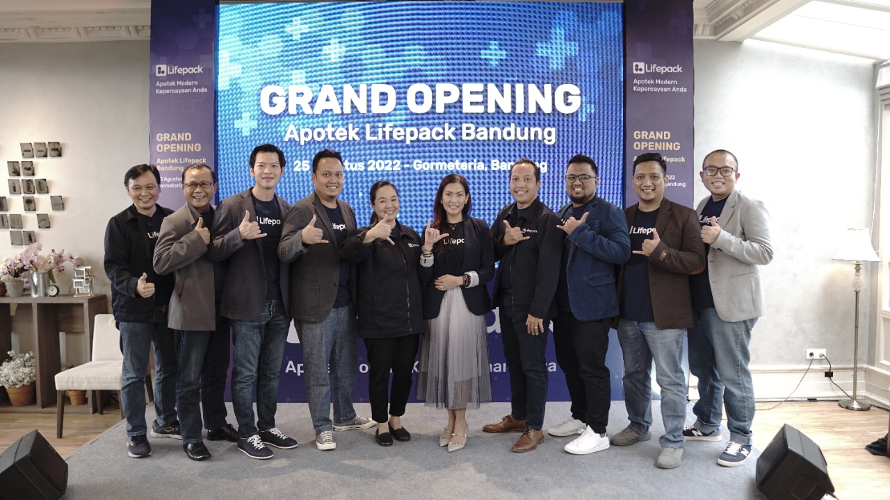 Acara Grand Opening Apotek Lifepack di Kota Bandung, Jawa Barat.