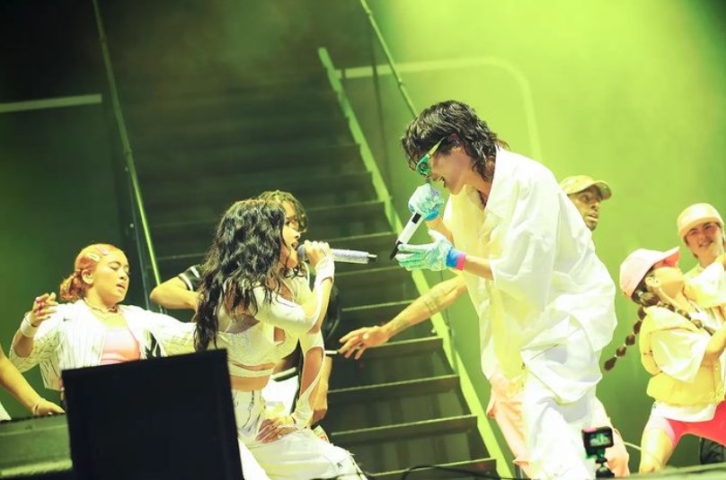 J-Hope saat tampil di Festival Musik Lollapalooza