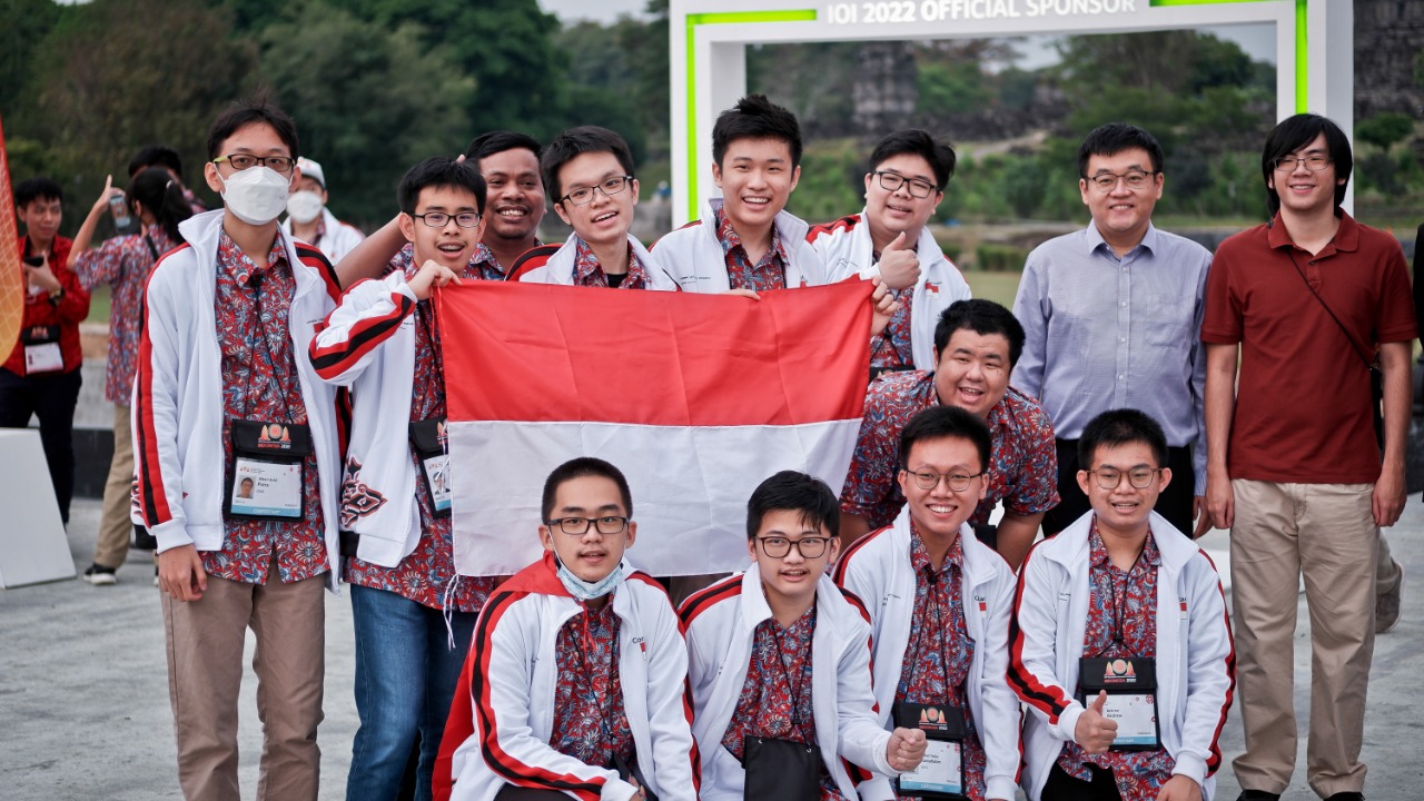TIm Olimpiade Komputer Indonesia di IOI ke-34