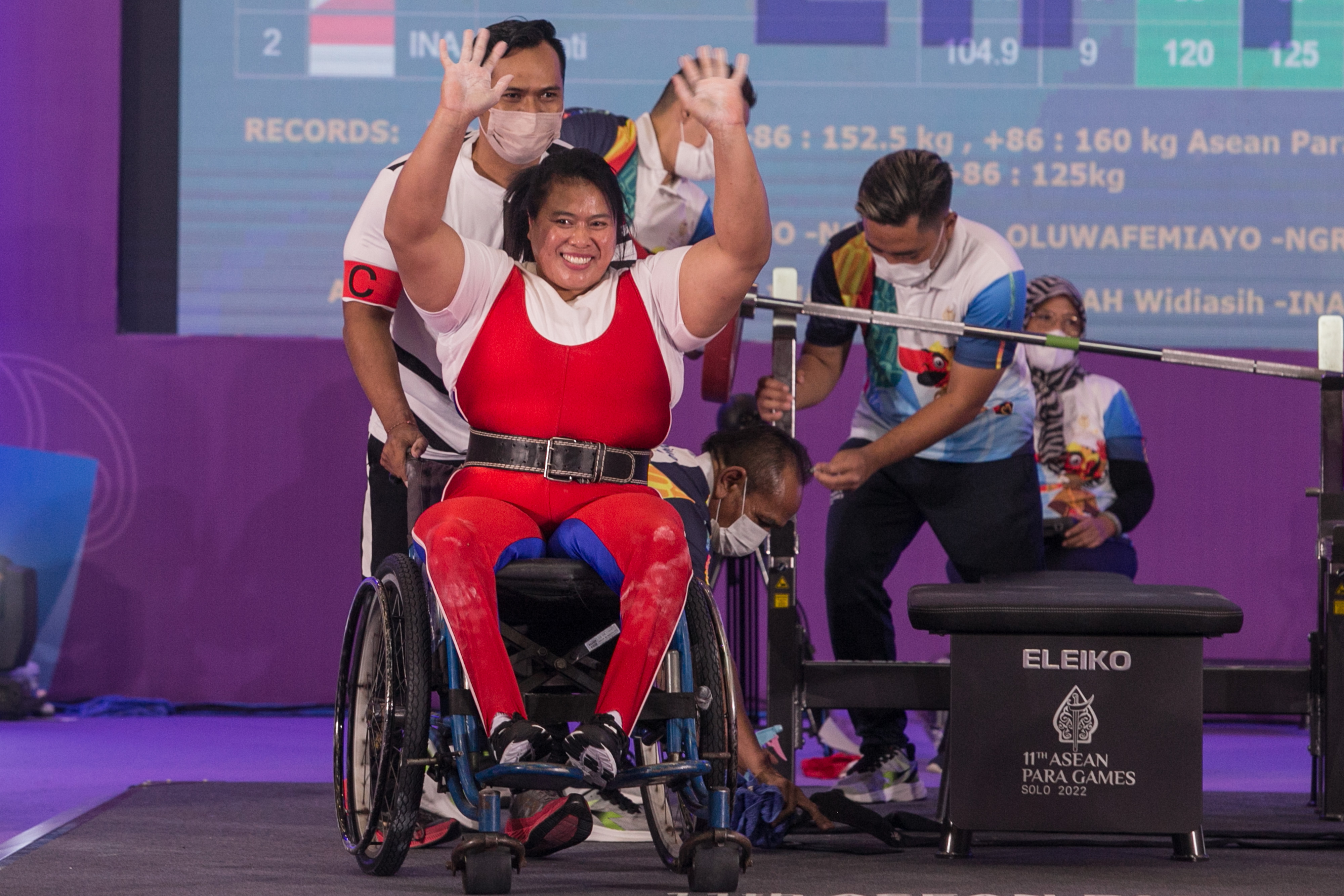 Atlet angkat berat Indonesia Ni Nengah Widiasih 