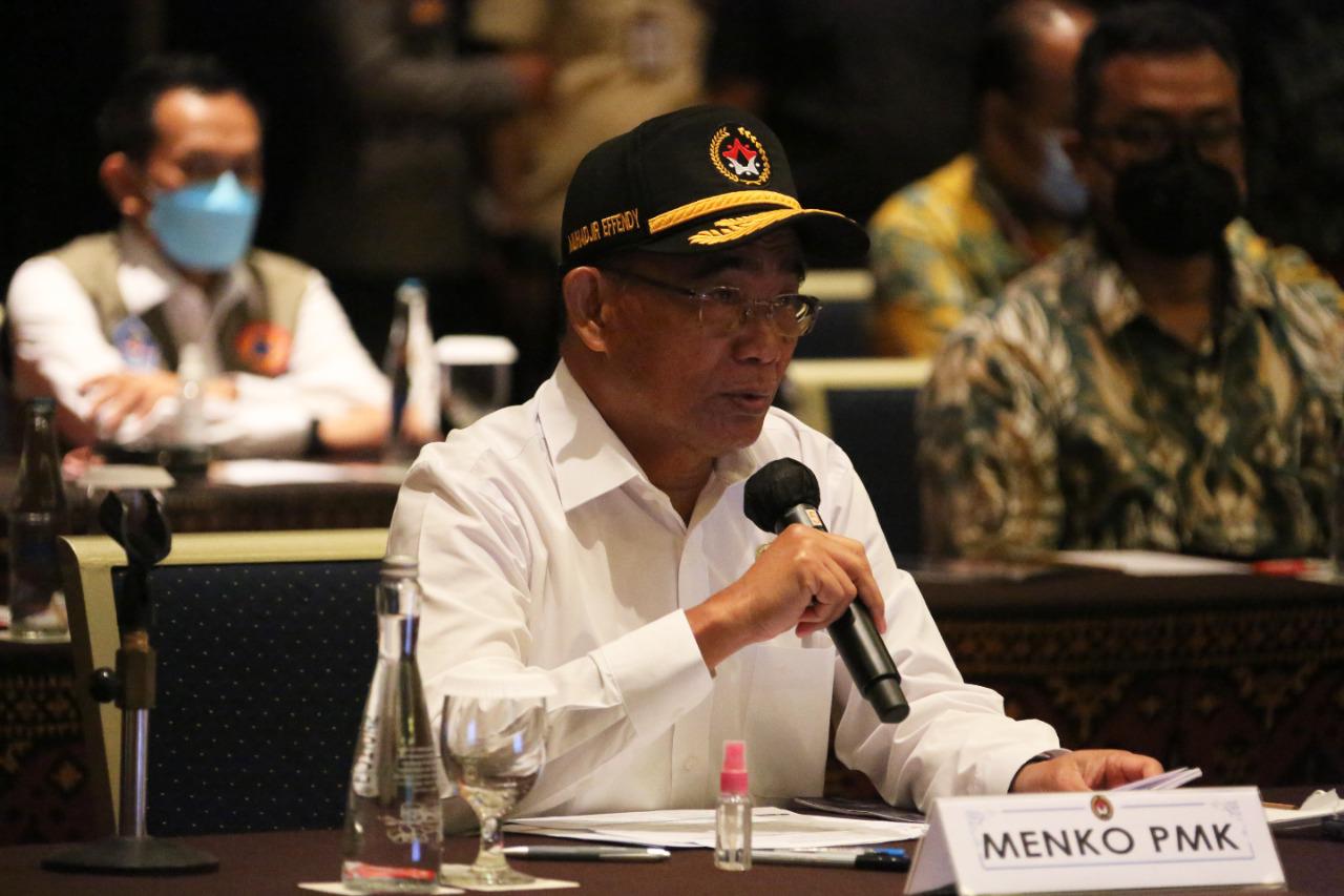 Menteri Koordinator Bidang Pembangunan Manusia dan Kebudayaan (Menko  PMK) Muhadjir Effendy