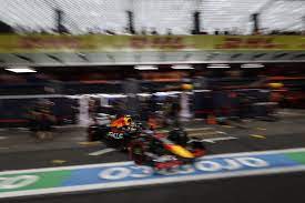 Ilustrasi: Pembalap Red Bull, Sergio Perez menjadi yang tercepat di babak kualifaikasi GP Arab Saudi di Sirkuit Jeddah Corniche.