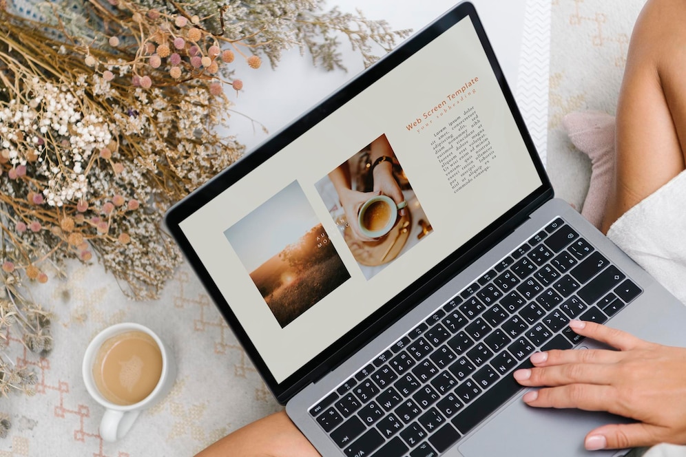 Ilustrasi menggunakan internet