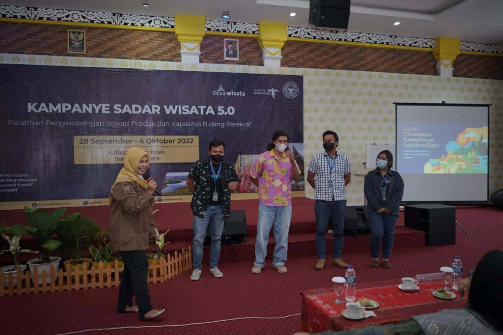 Pelatihan Sadar Wisata di Danau Toba, Kemenparekraf Dorong Kolaborasi Pentahelix