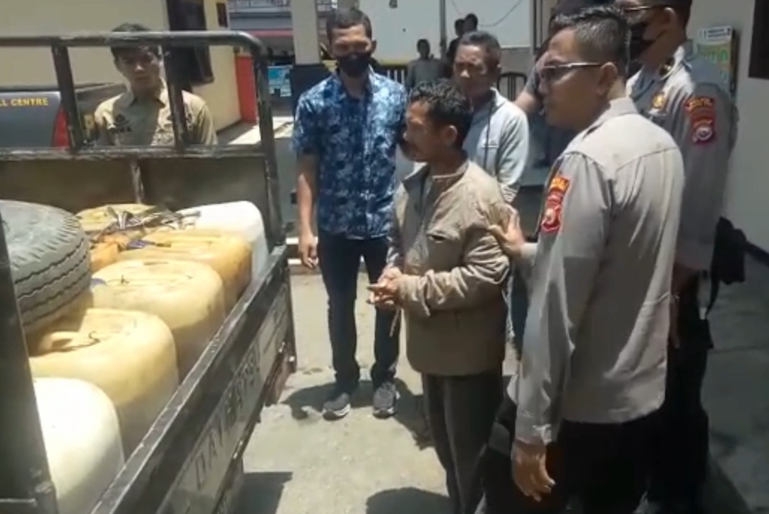 Polisi Tangkap Dua Warga Penimbun 1,4 Ton BBM Bersubsidi