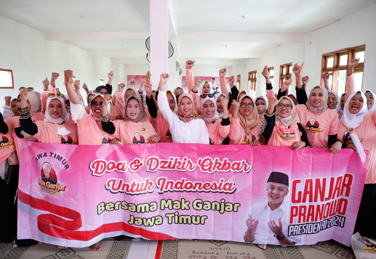 Doa dan dzikir akbar untuk Indonesia yang lebih baik di 2024 oleh komunitas Mak Ganjar Jatim di Gresik, kemarin.