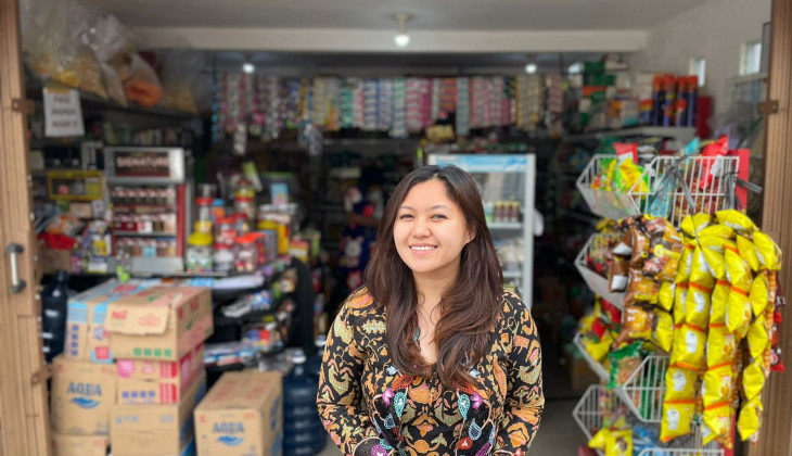 Granita Elsara, yang merintis usaha kelontong sejak mahasiswa di FH UGM di depan toko kelontongnya, bermodal kemauan dan kerja keras.