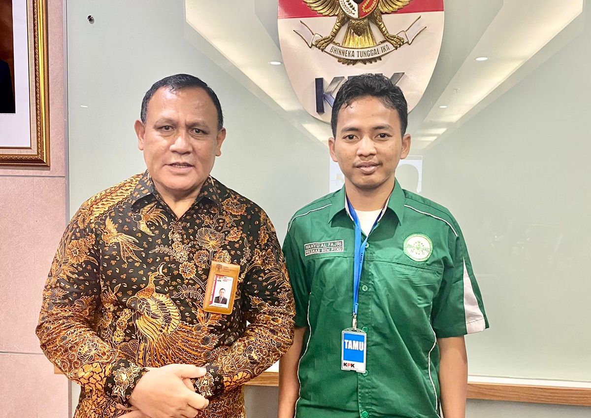  Ketua KPK Firli Bahuri dan Presidium Nasional BEM PTNU) Se-Nusantara Wahyu Al Fajri saat bertemu di Gedung KPK, Jakarta.