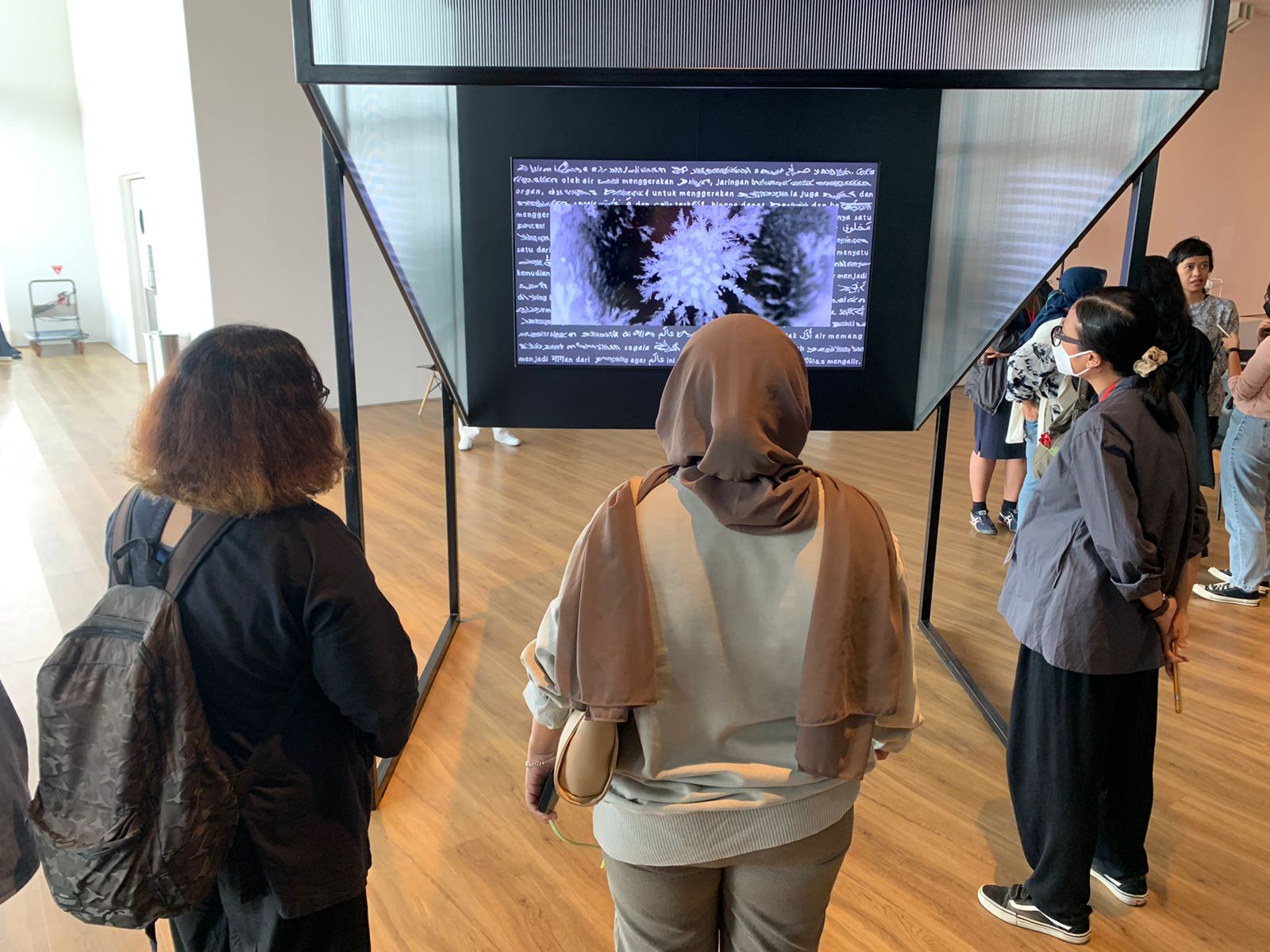 Karya Syaura Qotrunadha dipamerkan di Museum Macan, Jakarta.