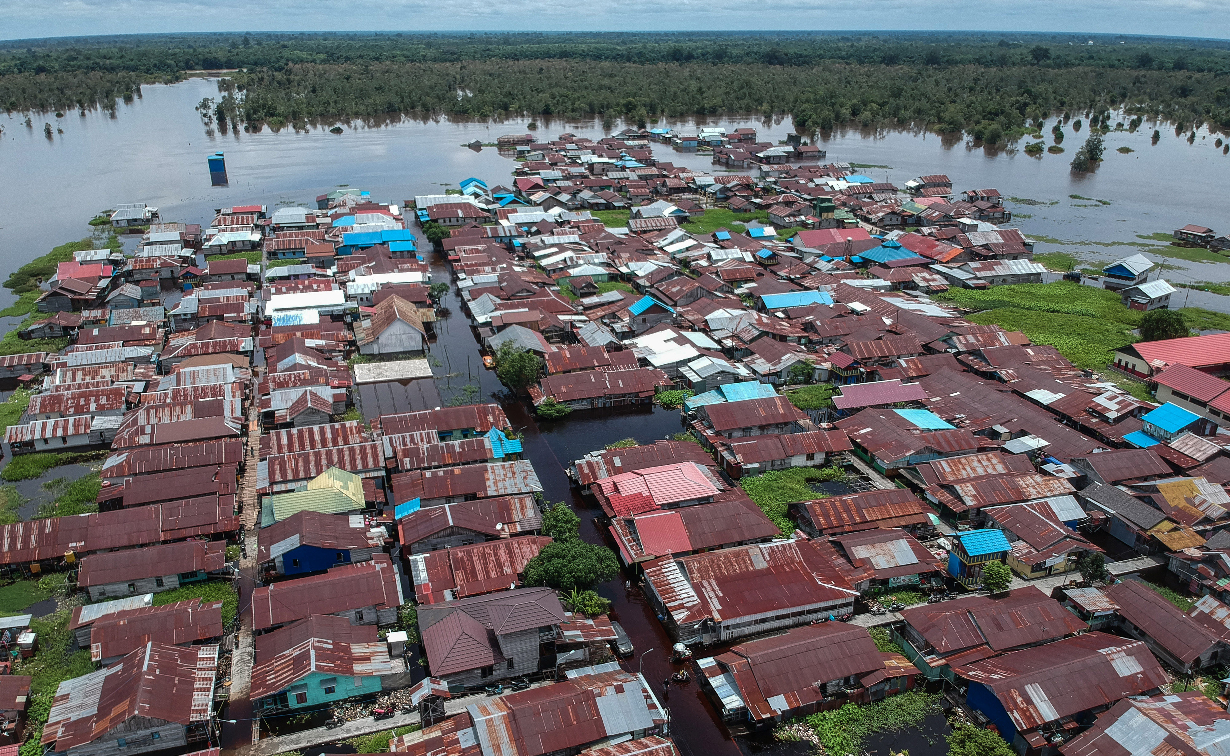 Foto udara wilayah yang terdampak banjir akibat luapan Sungai Kahayan di Jalan Mendawai, Palangka Raya, Kalimantan Tengah, tahun lalu.