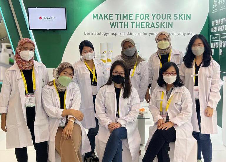 Terinspirasi dari dermatologi, produk Theraskin diformulasipada terapi menggunakan bahan aktif sesuai hasil riset.