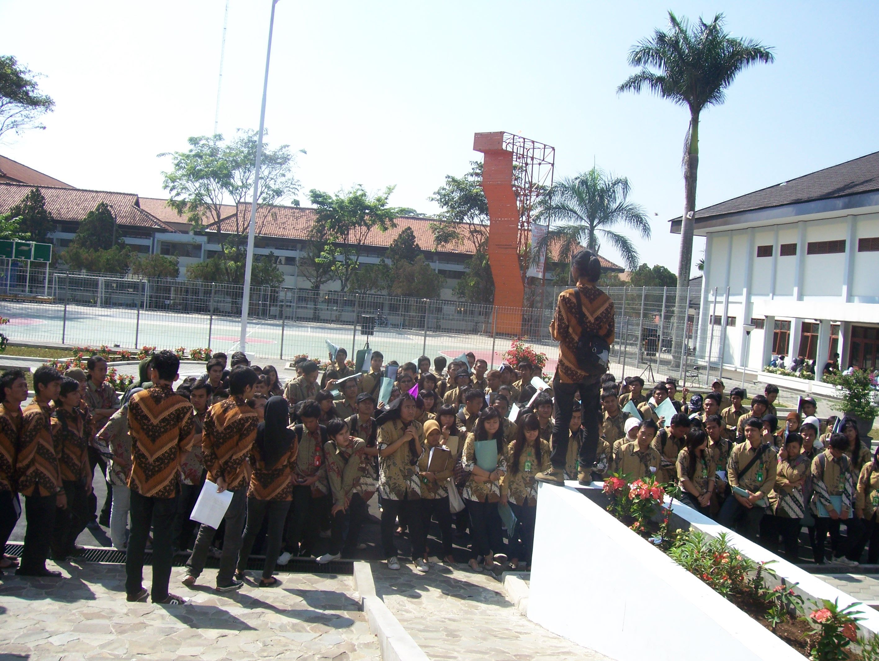 Mahasiswa di Kampus Universitas Jenderal Ahmad Yani (Unjani) di Kota Cimahi, Jawa Barat