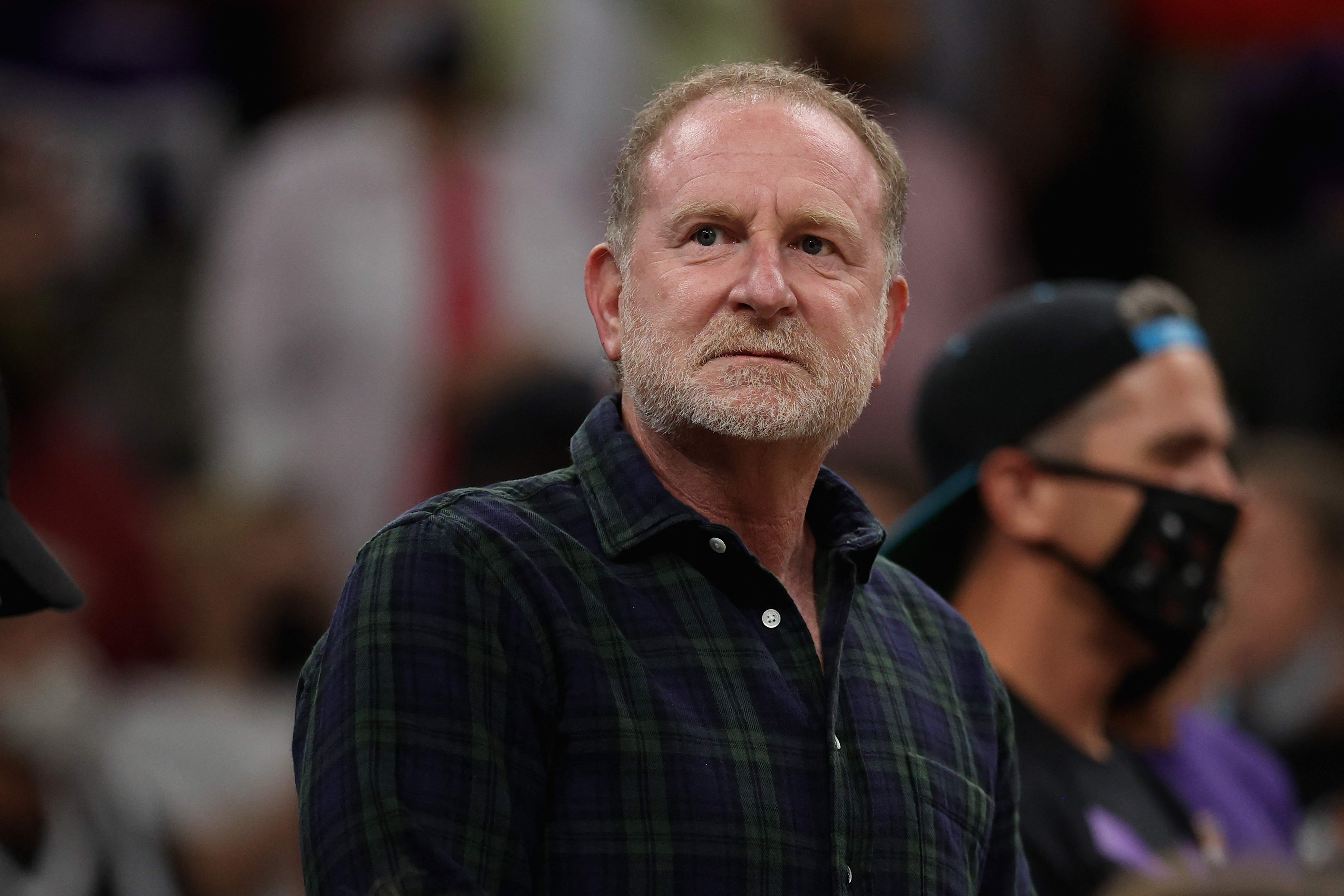 Pemilik klub NBA Phoenix Suns Robert Sarver
