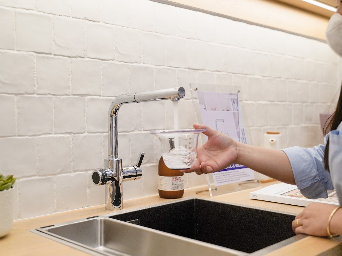 Wastafel dapur (kitchen sink) merupakan bagian terpenting untuk membuat pekerjaan dapur lebih efisien dan menyenangkan.