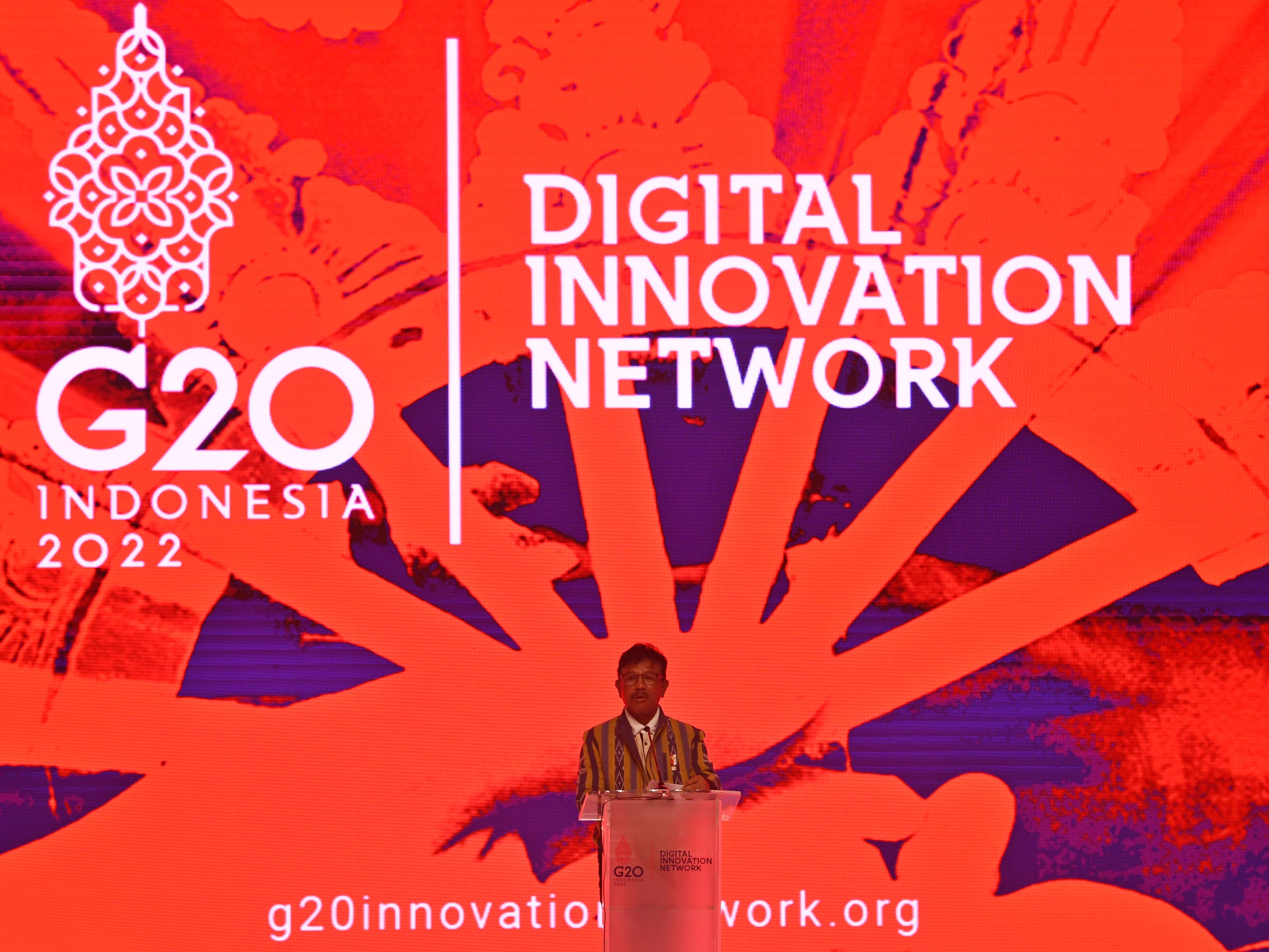 Menteri Komunikasi dan Informatika Johnny G. Plate menyampaikan sambutannya dalam pembukaan forum Digital Innovation Network (DIN) G20.
