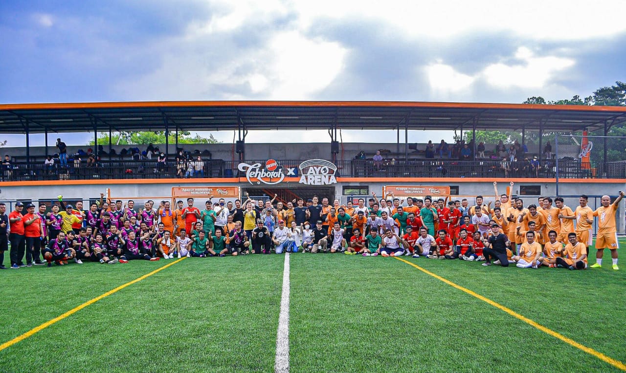  Lapangan sepak bola berstandar Internasional yang dikelola oleh Ayo Indonesia resmi berganti nama menjadi Tehbotol Ayo Arena, Jumat (23/9)