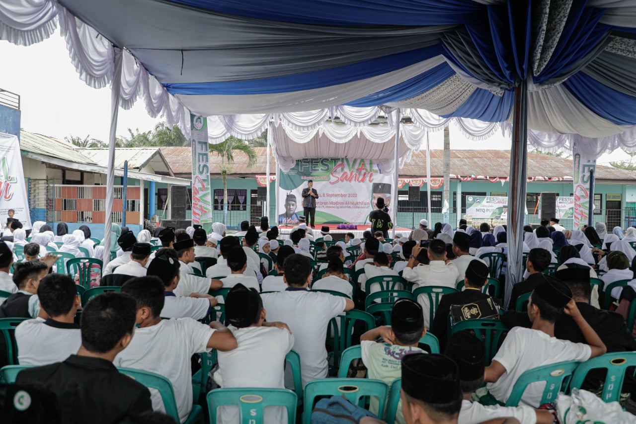 Peringati HUT ke-77 Kemerdekaan RI Santri Dukung Ganjar menggelar Festival Santri di Ponpes Modern Al-Mukhlisin, Tanjung Morawa, Kab.Deli S