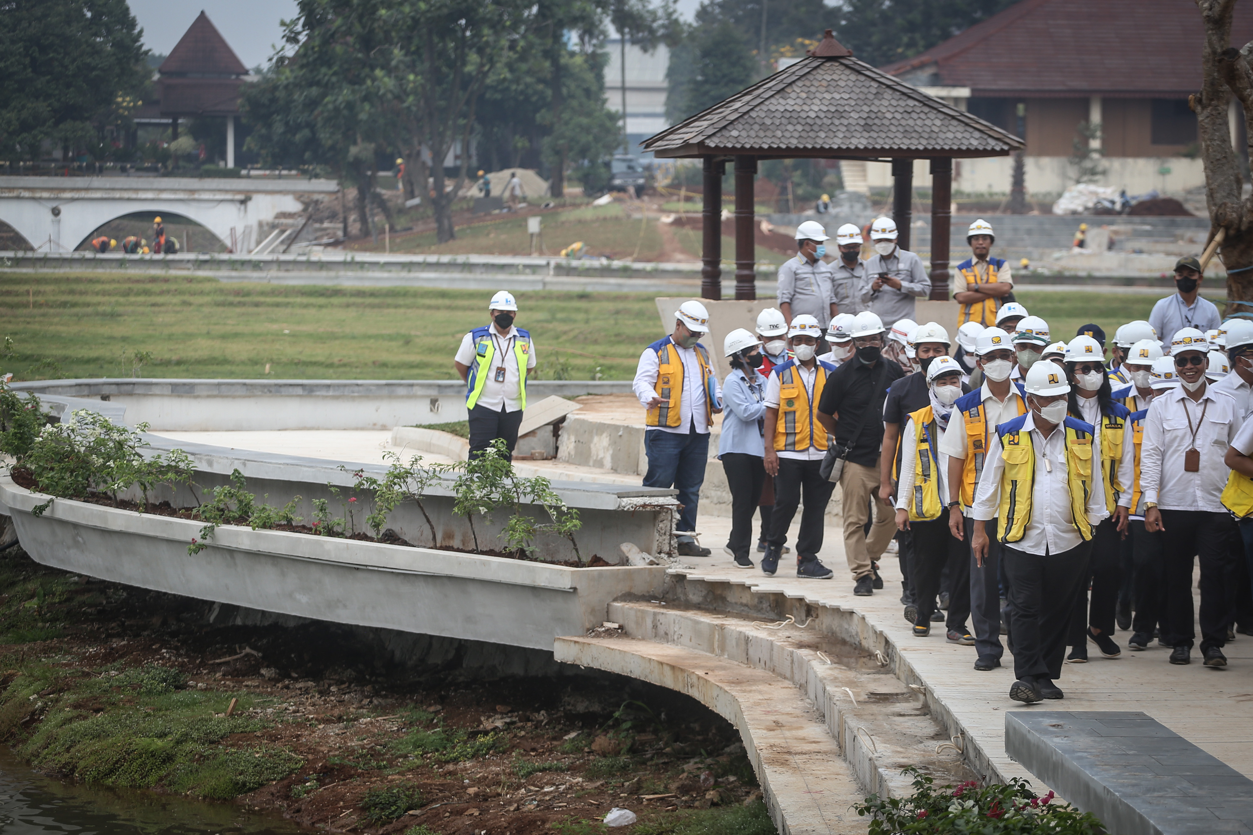 Menteri PUPR Basudi Hadimuljono meninjau TMII