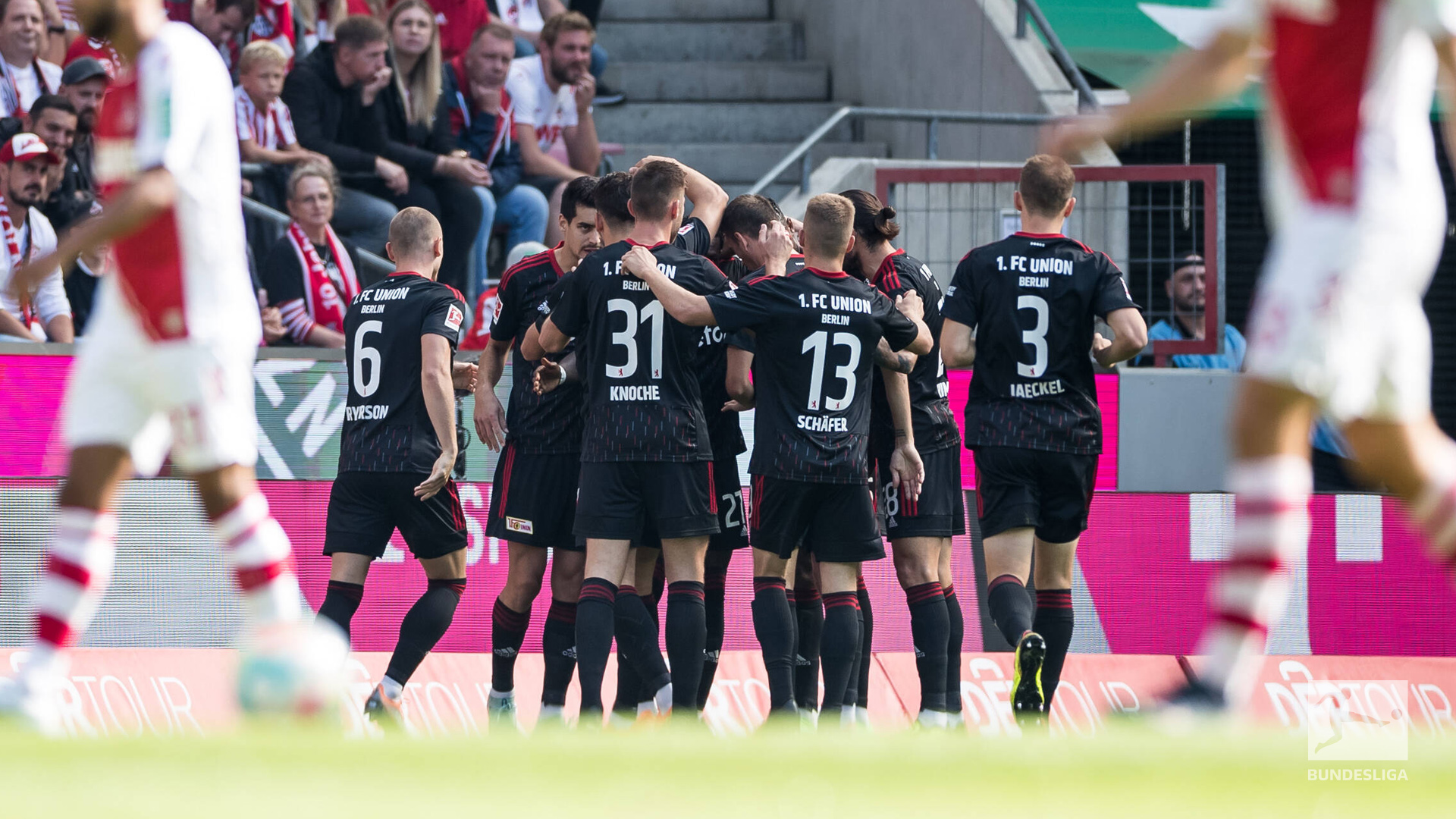 Pemain Union Berlin merayakan kemenangan atas Cologne