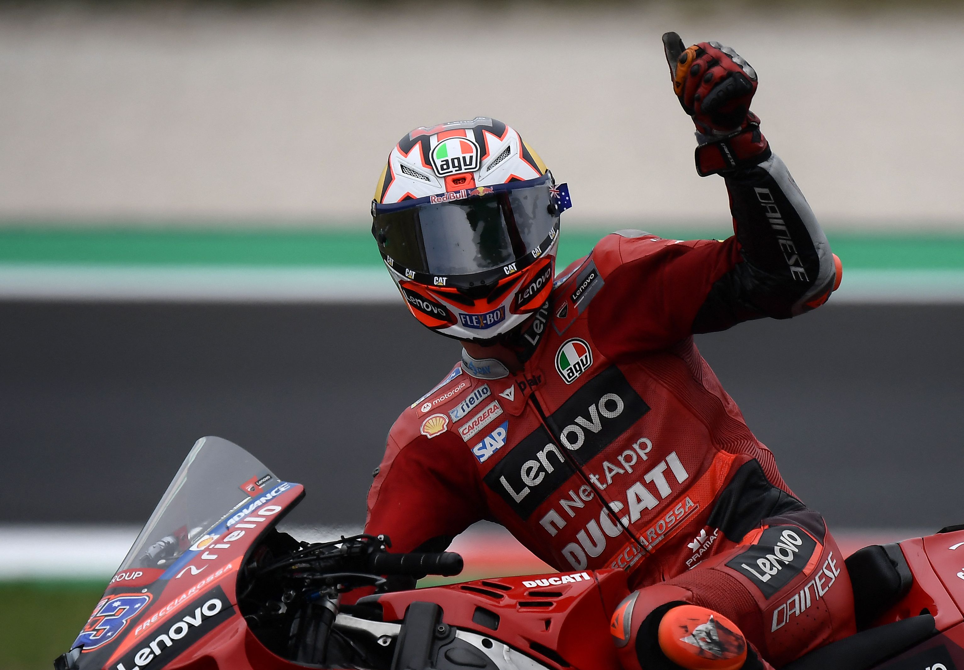 Pembalap Ducati Lenovo asal Australia Jack Miller memacu motornya untuk merebut pole position pada kualifikasi GP San Marino, Sabtu (3/9).