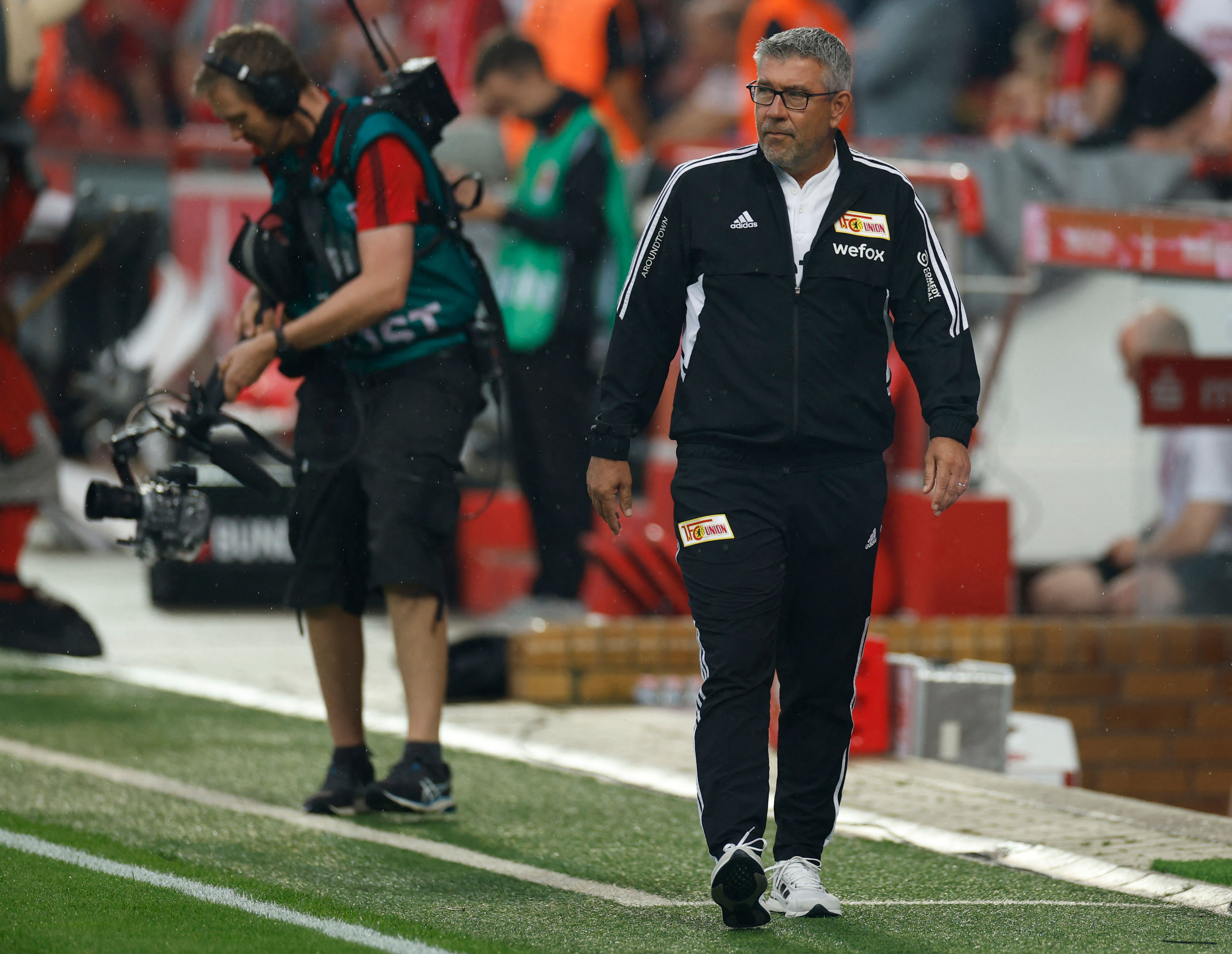 Pelatih kepala Union Berlin dari Swiss Urs Fischer (kanan).