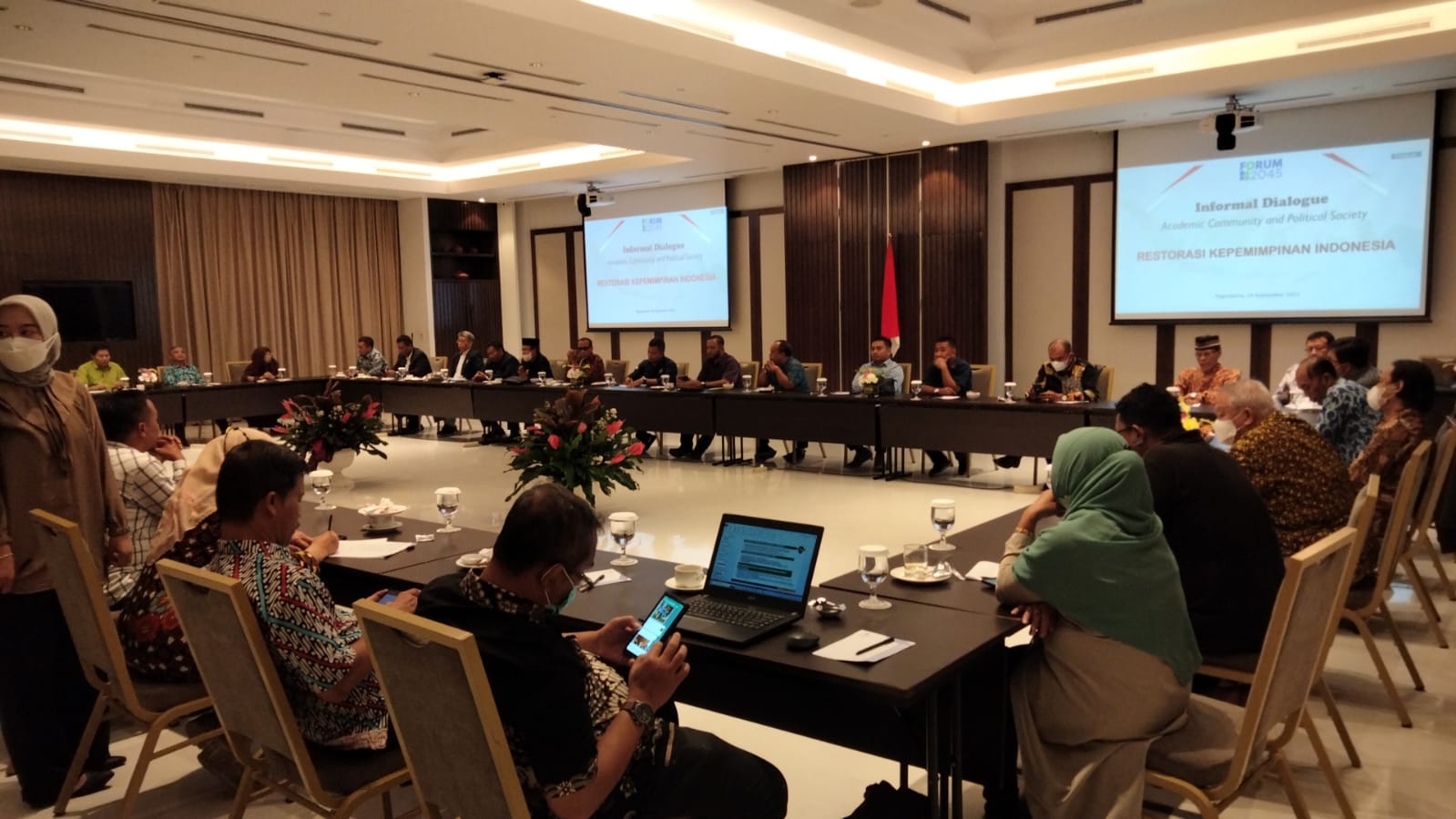 Sebanyak 19 guru besar dan akademisi dari berbagai kampus ternama di Yogyakarta mengadakan pertemuan dengan elite tiga parpol, Sabtu (10/9).