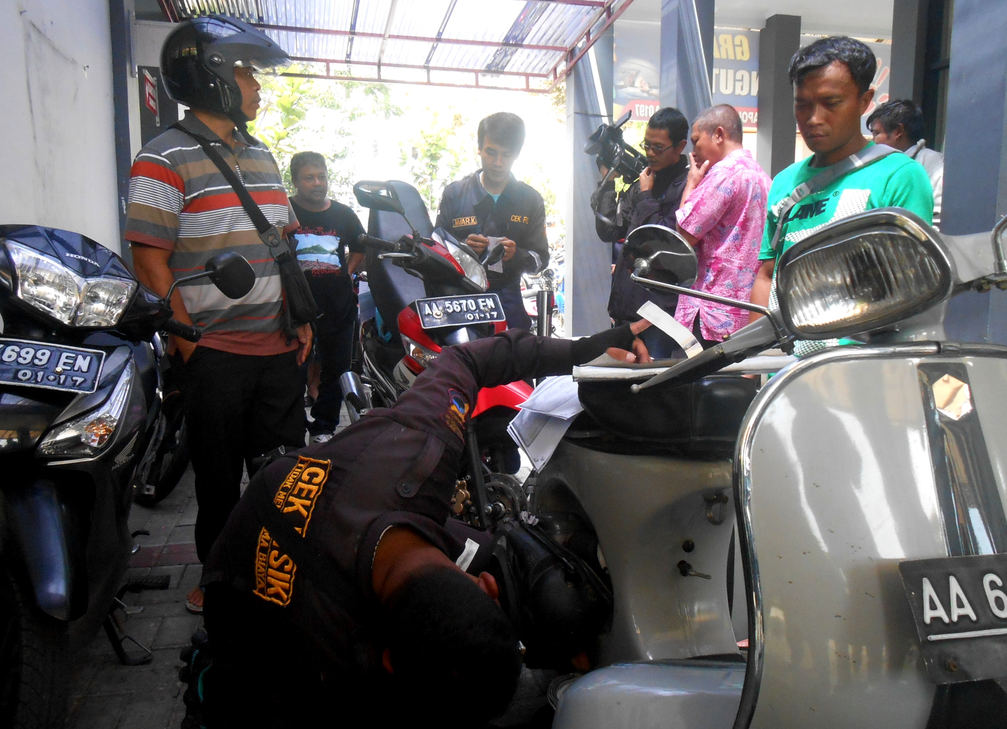 Ilustrasi cek fisik kendaraan