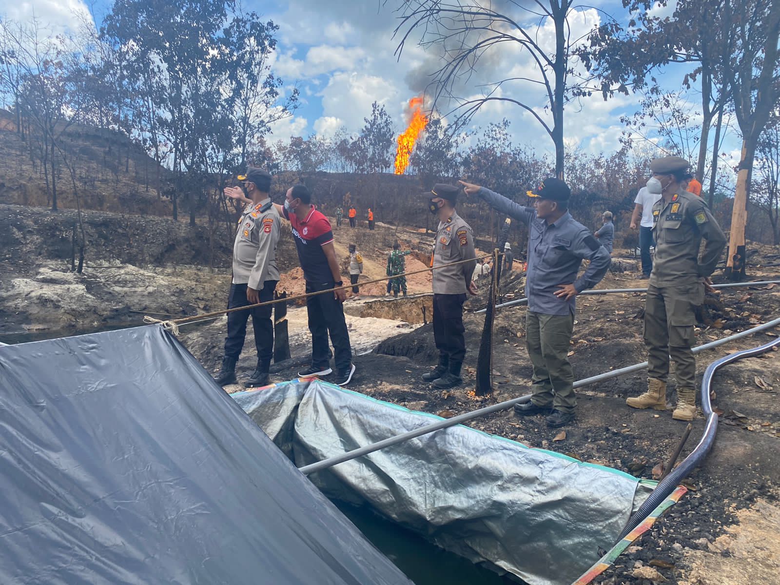 Ilustrasi: penertiban tambang minyak ilegal di Sumsel