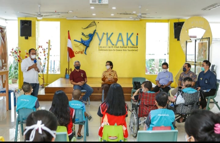 Penyerahan bantuan dalam rangka HUT ke 53 PTK