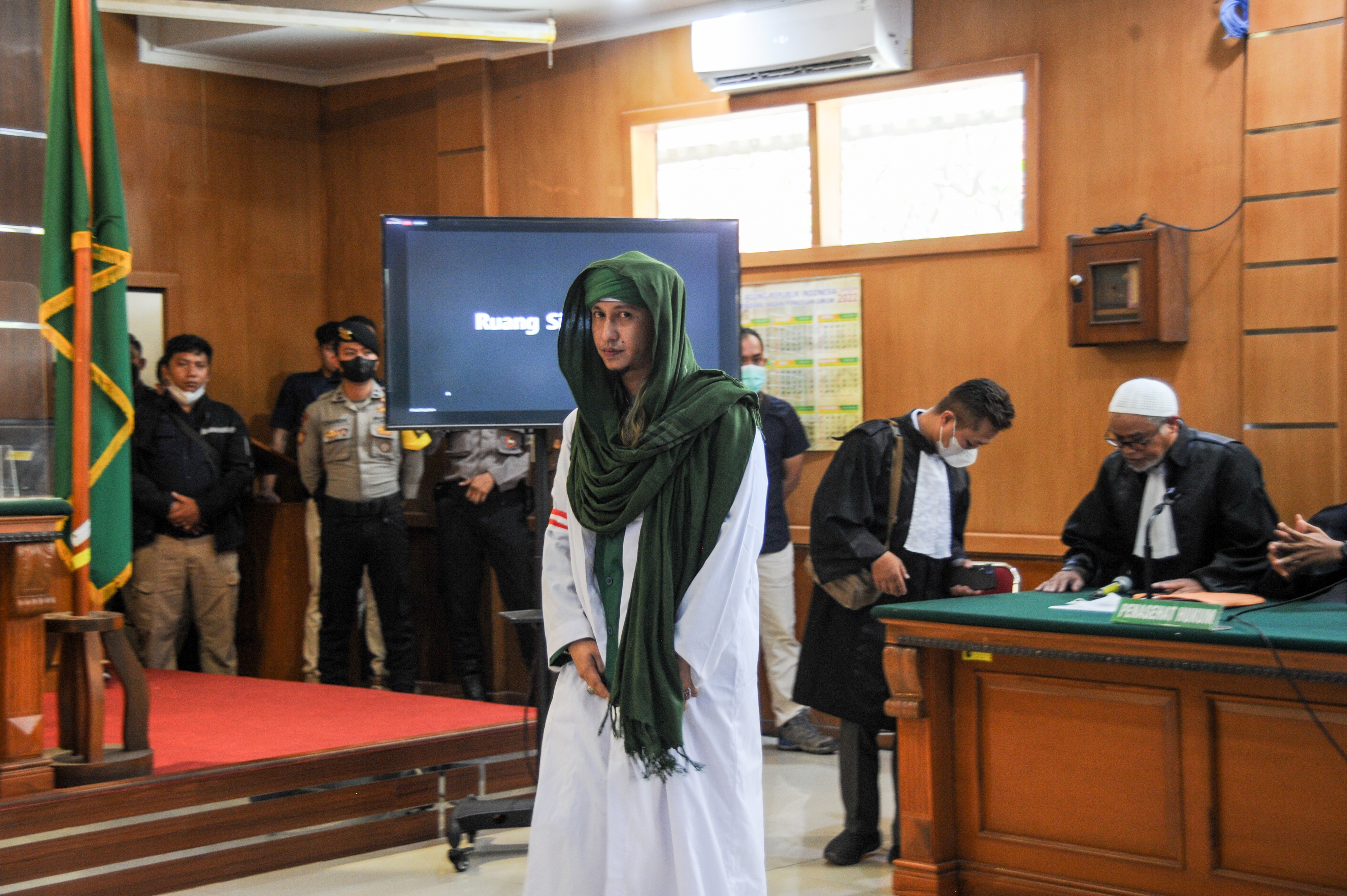 Terdakwa kasus dugaan penyebaran berita bohong Bahar Bin Smith menjalani sidang lanjutan.