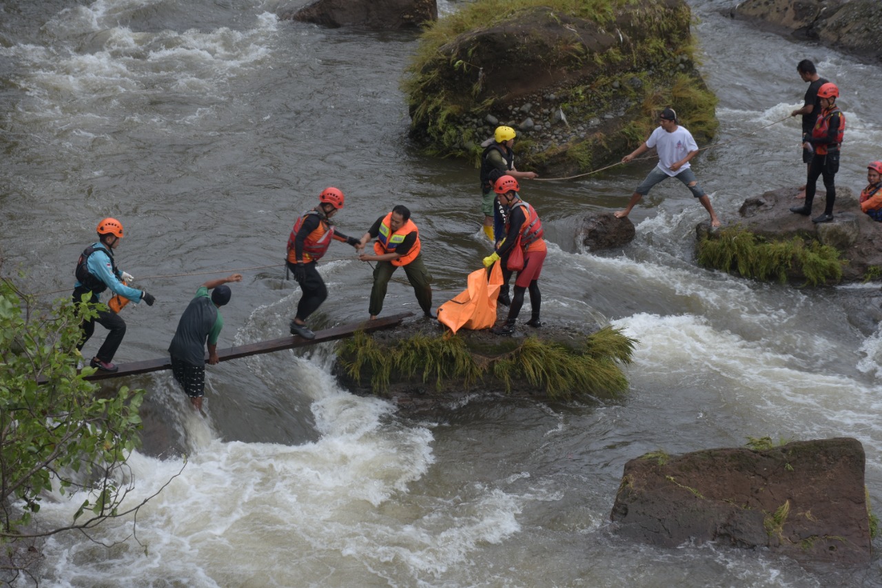 Puluhan Warga Banyumas Masih Mengungsi akibat Ancaman Longsor