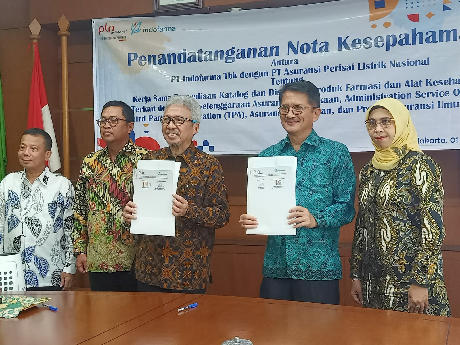 Penandatanganan kerja sama PLN Insurance dengan Indofarma