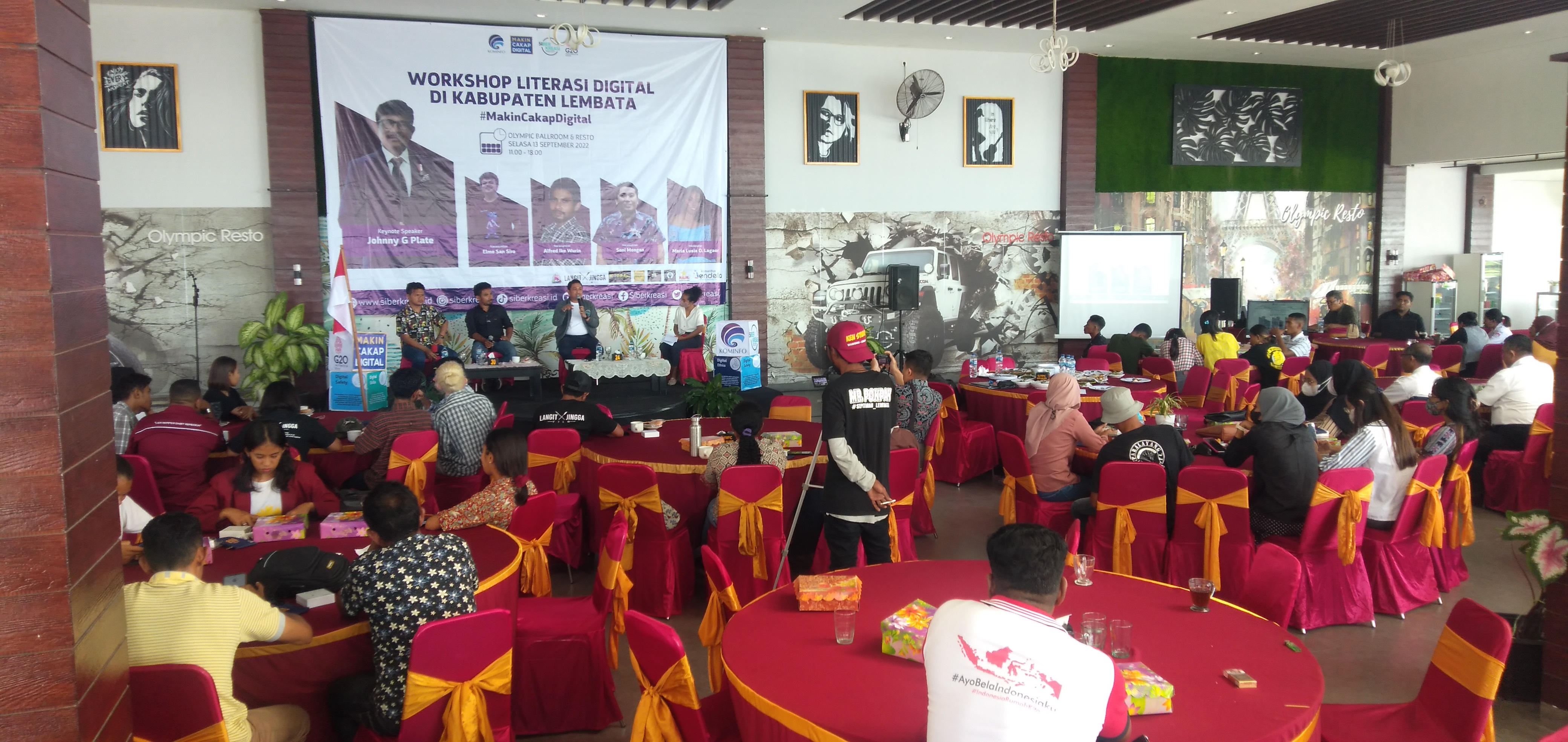 Ratusan pemuda Lembata antusias mengikuti workshop literasi digital, yang dihelat Kominfo di Ball Room Olimpik, Kota Lewoleba, Selasa (13/9)
