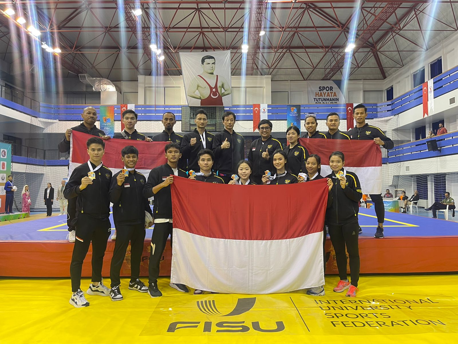 Timnas Wushu Indonesia berhasil meraih 4 medali emas dan 2 perak pada World University Sport Combat Games 2022 di Turki.