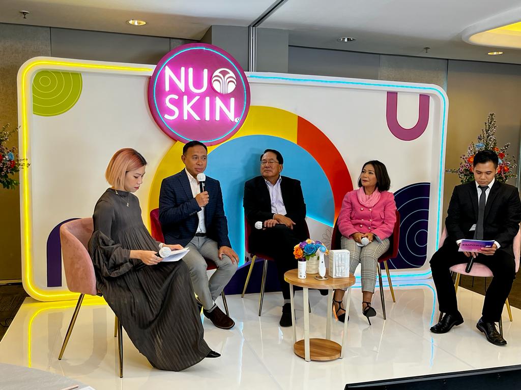 Temu media terkait perayaan 17 tahun Nu Skin di Indonesia, Senin (19/9), di Jakarta. 